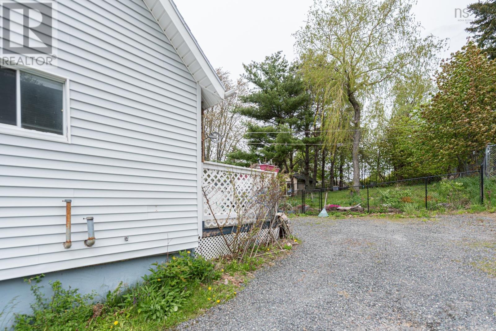 622 Lorne Street - 29
