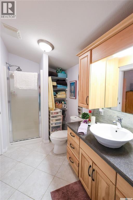 318 Neis DRIVE - 22