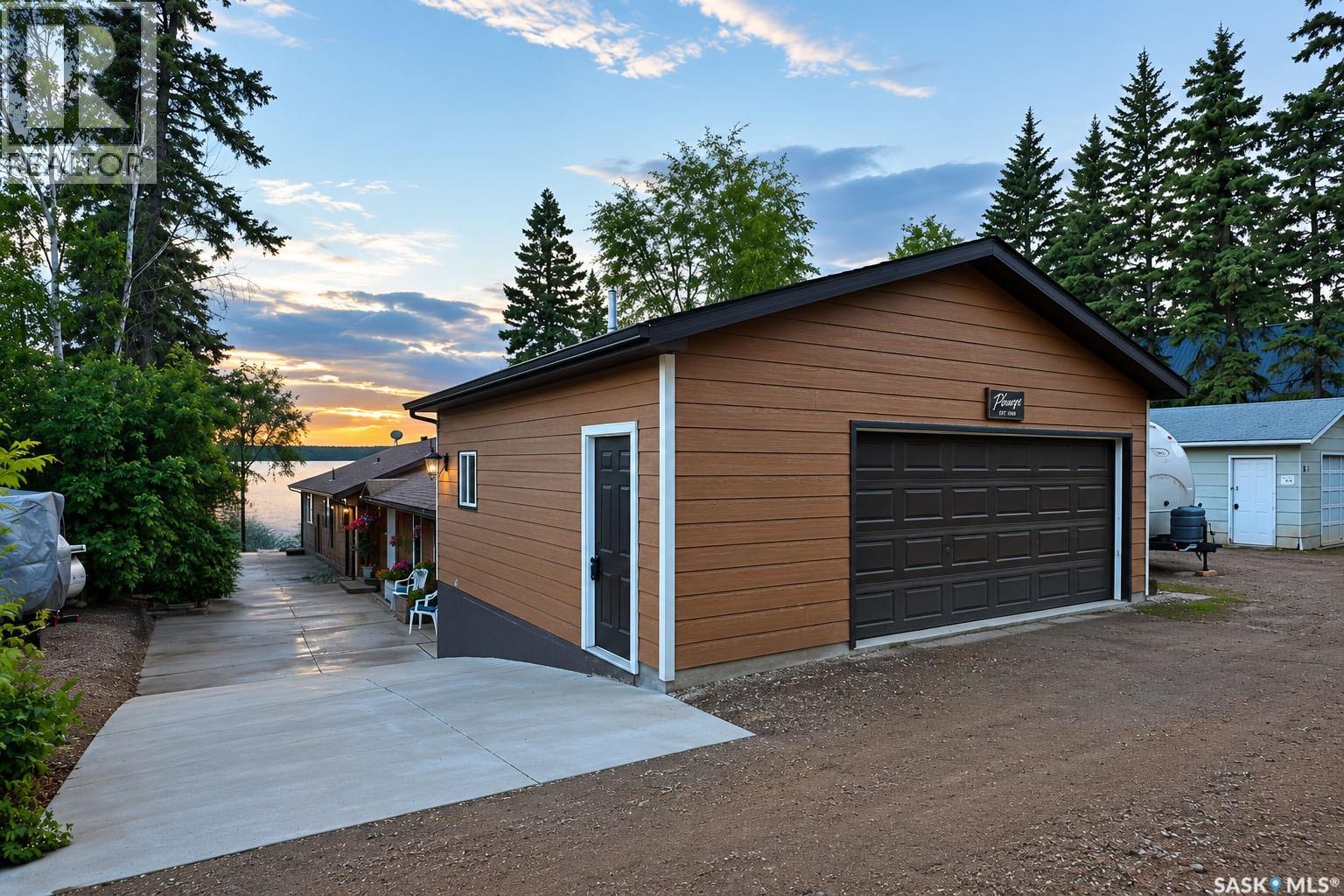 318 Neis DRIVE - 27