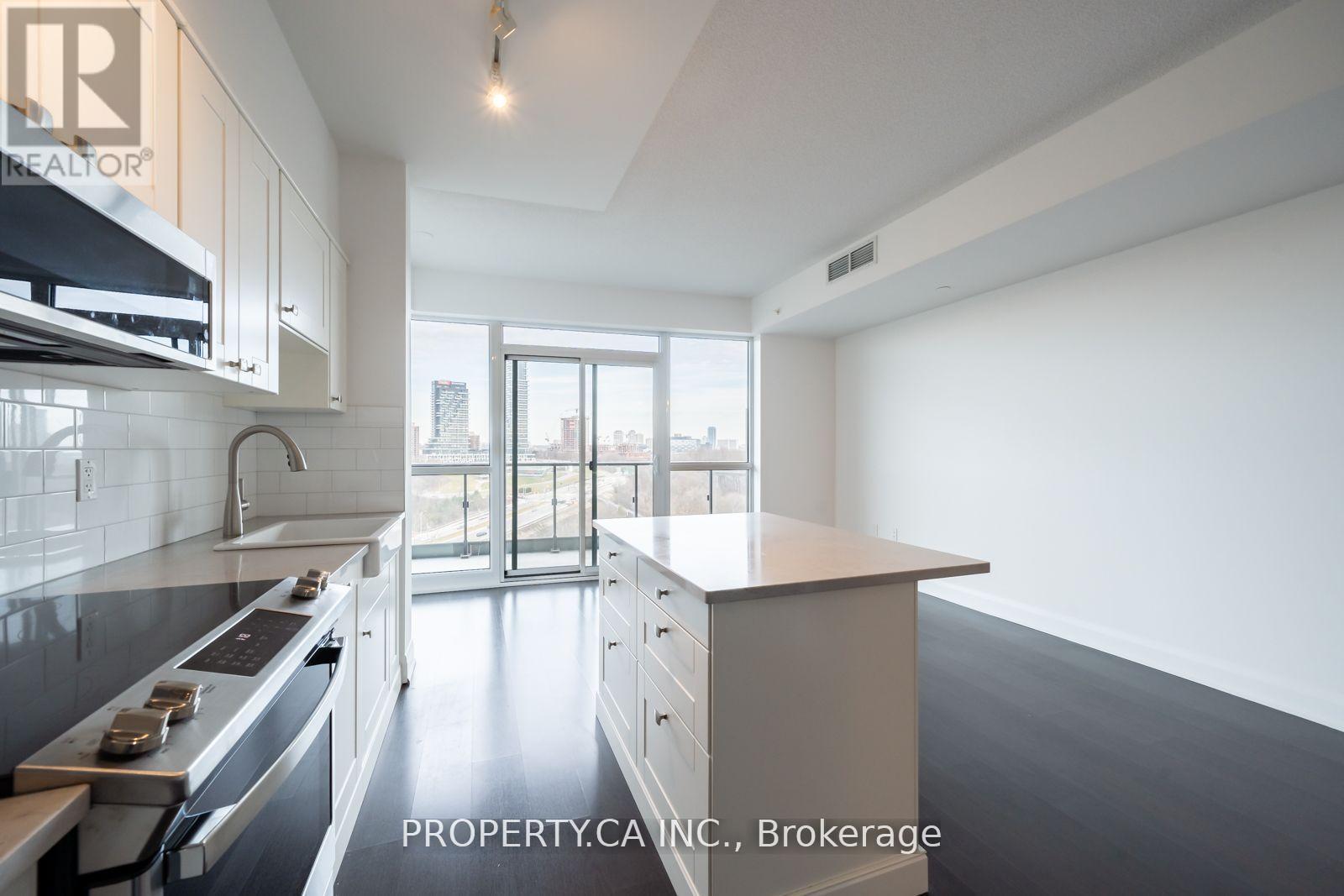 #601 160 VANDERHOOF AVENUE - 4