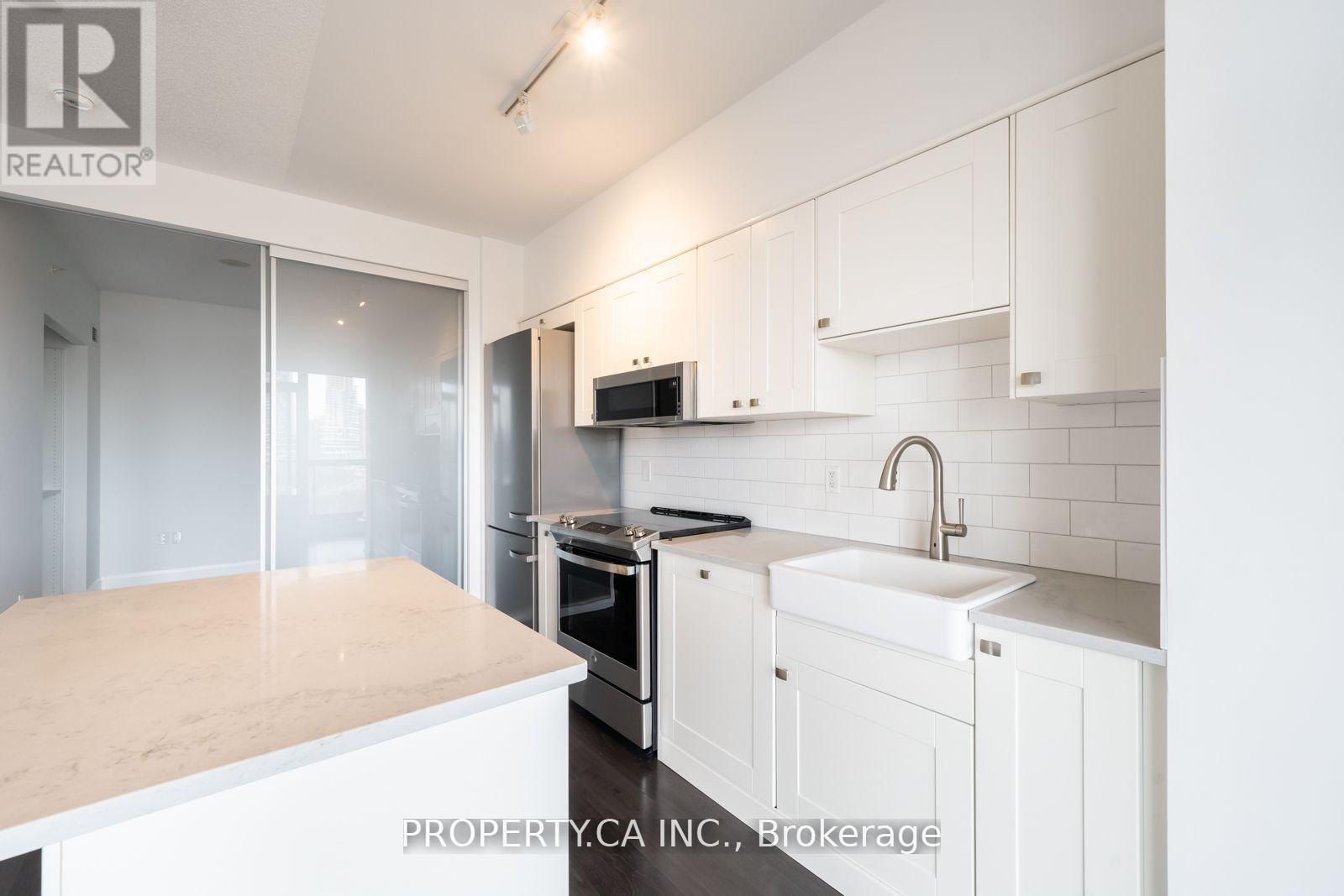 #601 160 VANDERHOOF AVENUE - 5