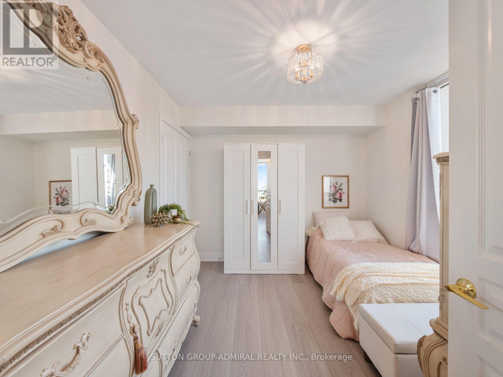 #2605 10 NORTHTOWN WAY - Image 13