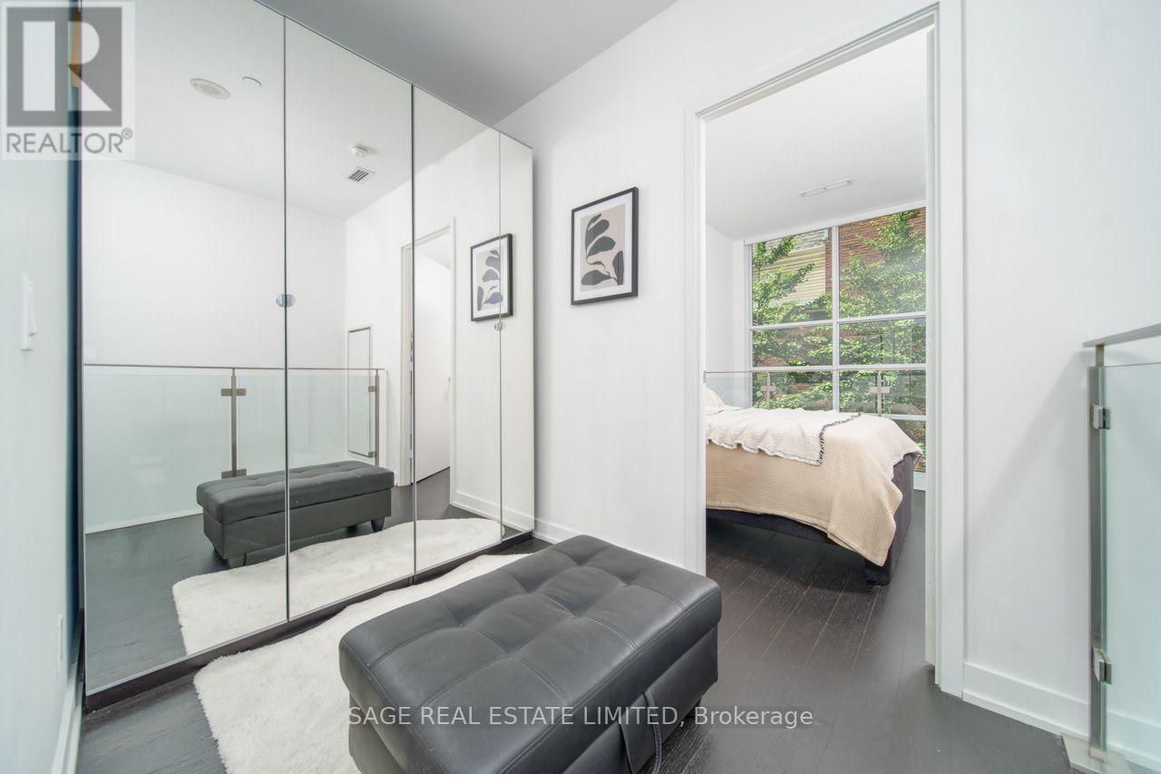 #118 1030 KING STREET W - 12