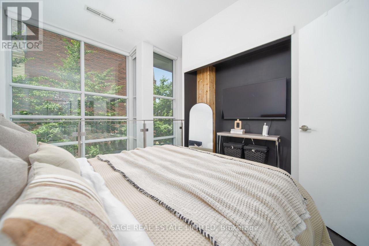 #118 1030 KING STREET W - 13