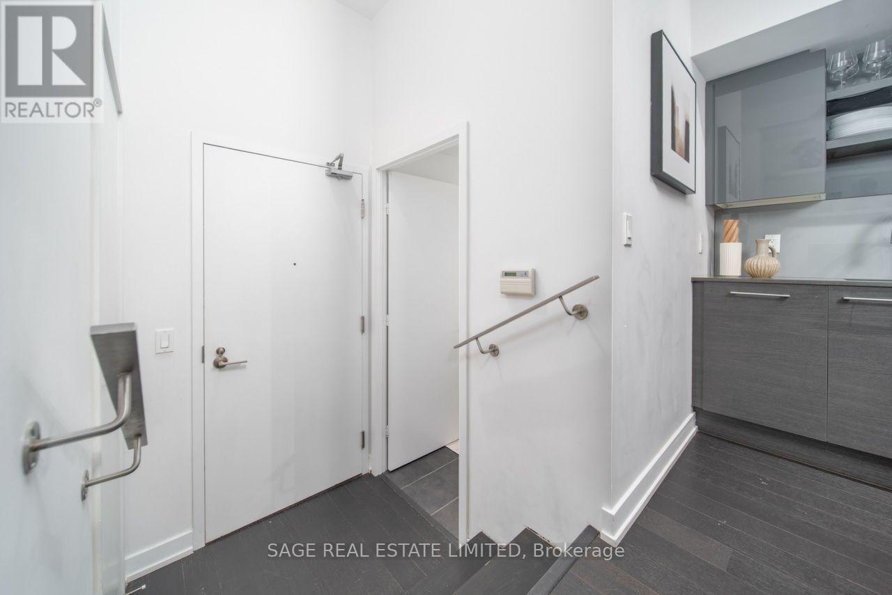 #118 1030 KING STREET W - 8