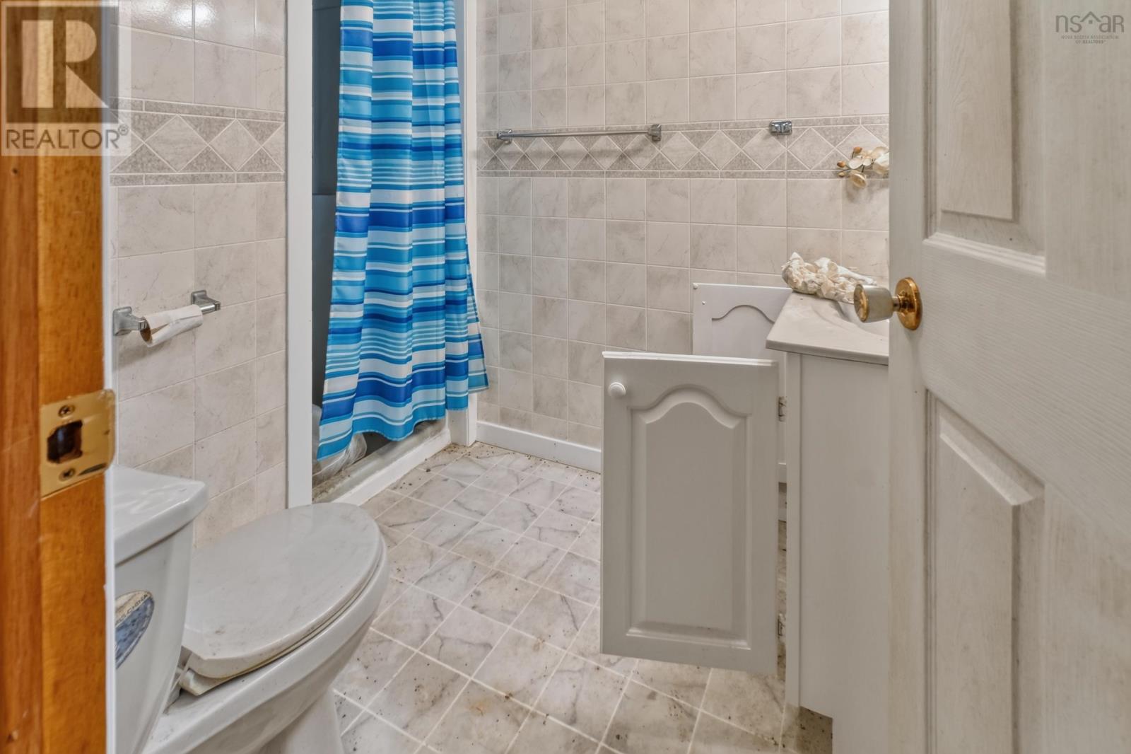 5877 West Bay Road - 32