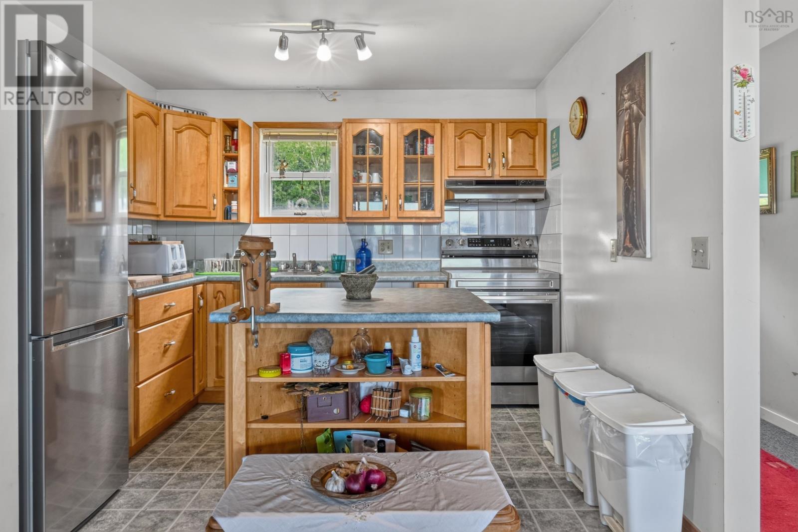 5877 West Bay Road - 6