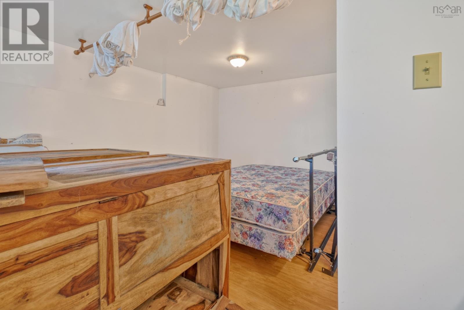 5877 West Bay Road - 35