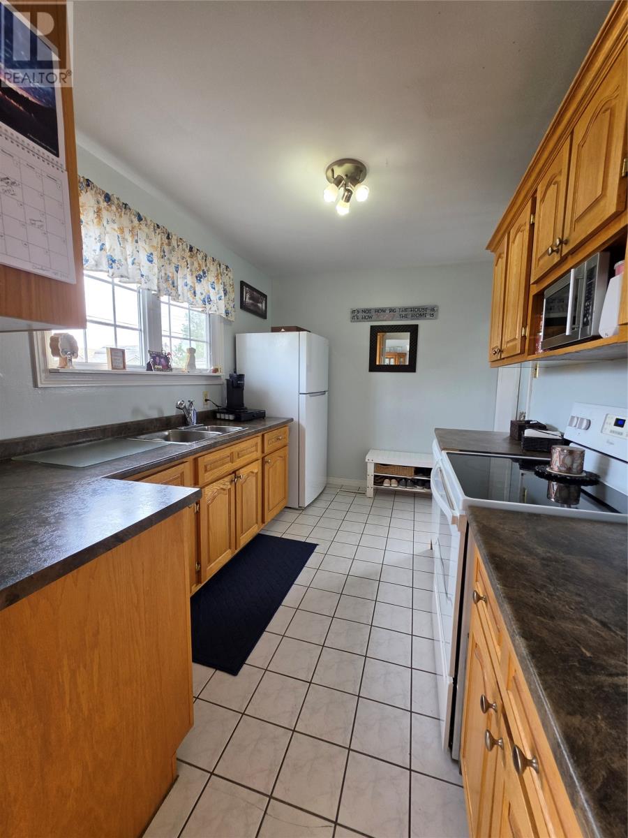 311 Dineen Crescent - Image 4