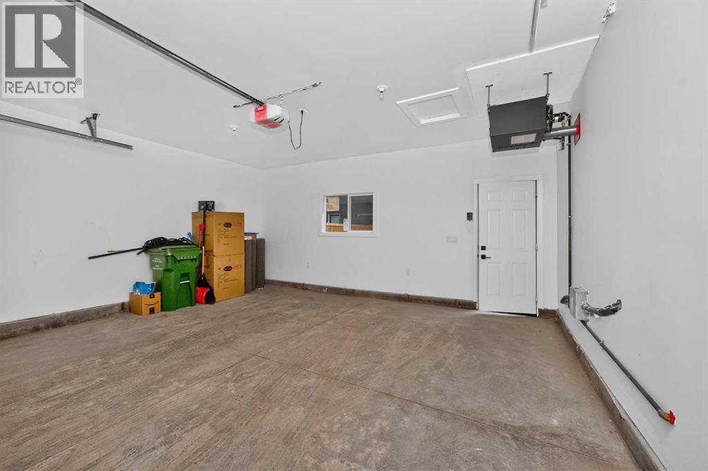 219 18 Avenue NE - 44