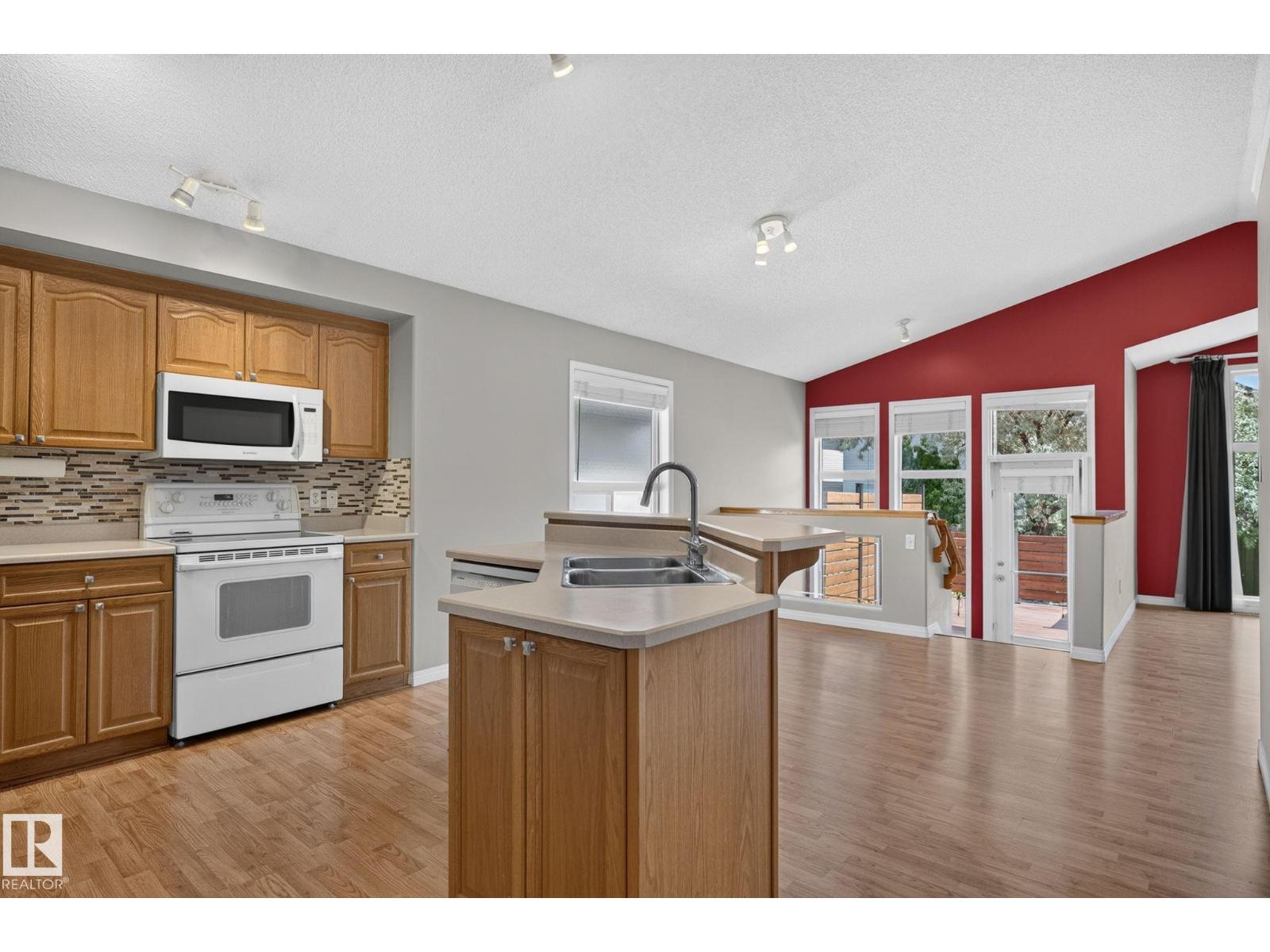 3211 MCPHADDEN PL SW - 13