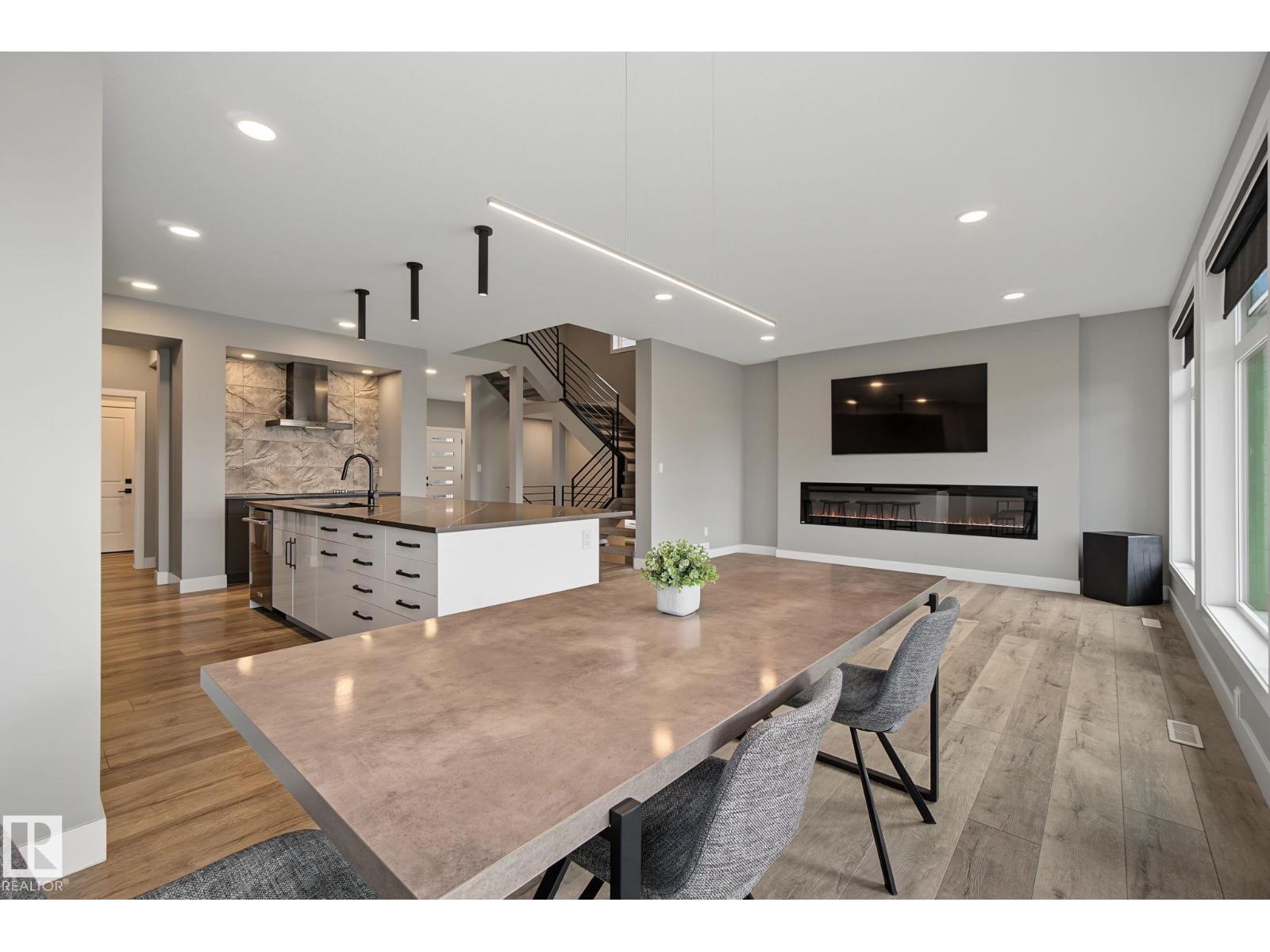 1463 HOWES CR SW - 11