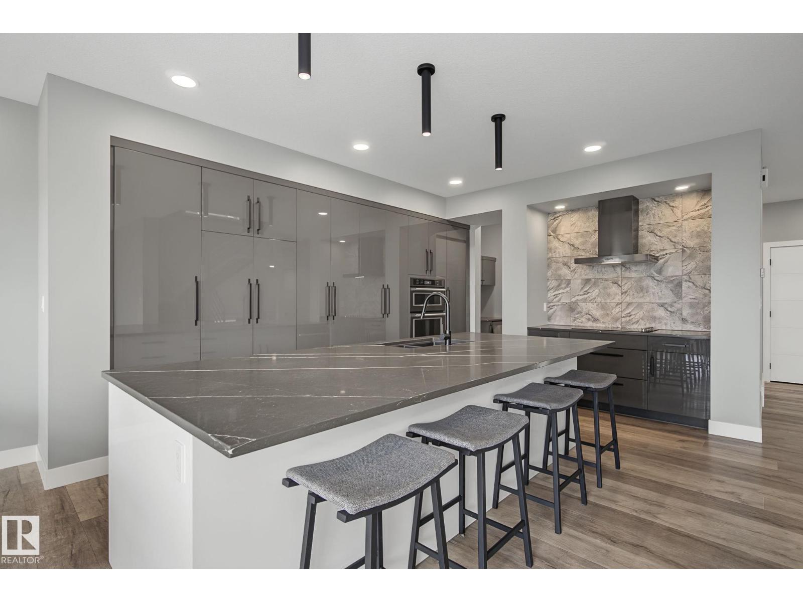1463 HOWES CR SW - 12