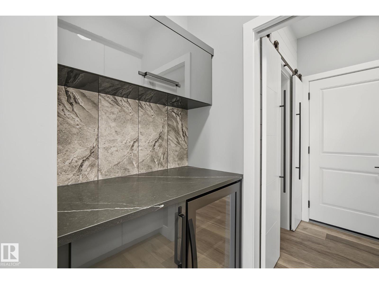 1463 HOWES CR SW - 16