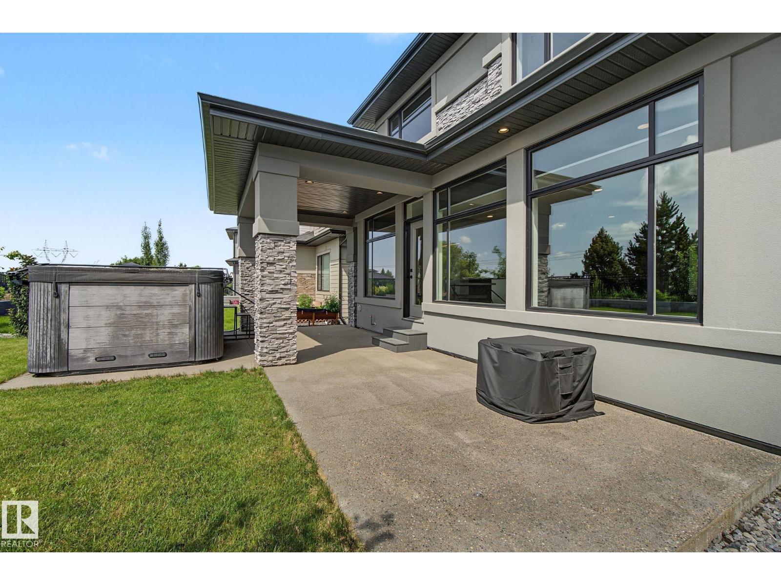 1463 HOWES CR SW - 52
