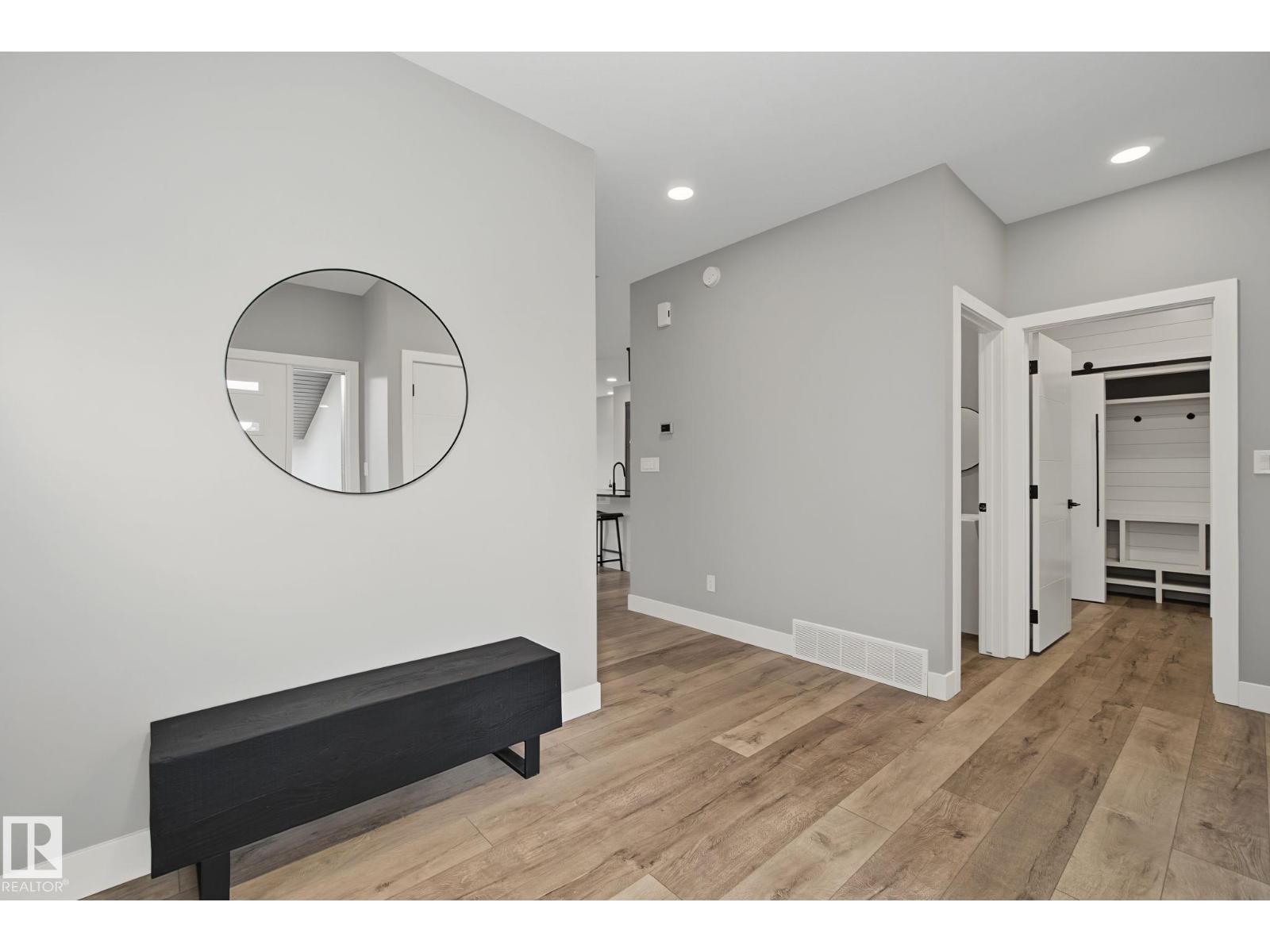 1463 HOWES CR SW - 6