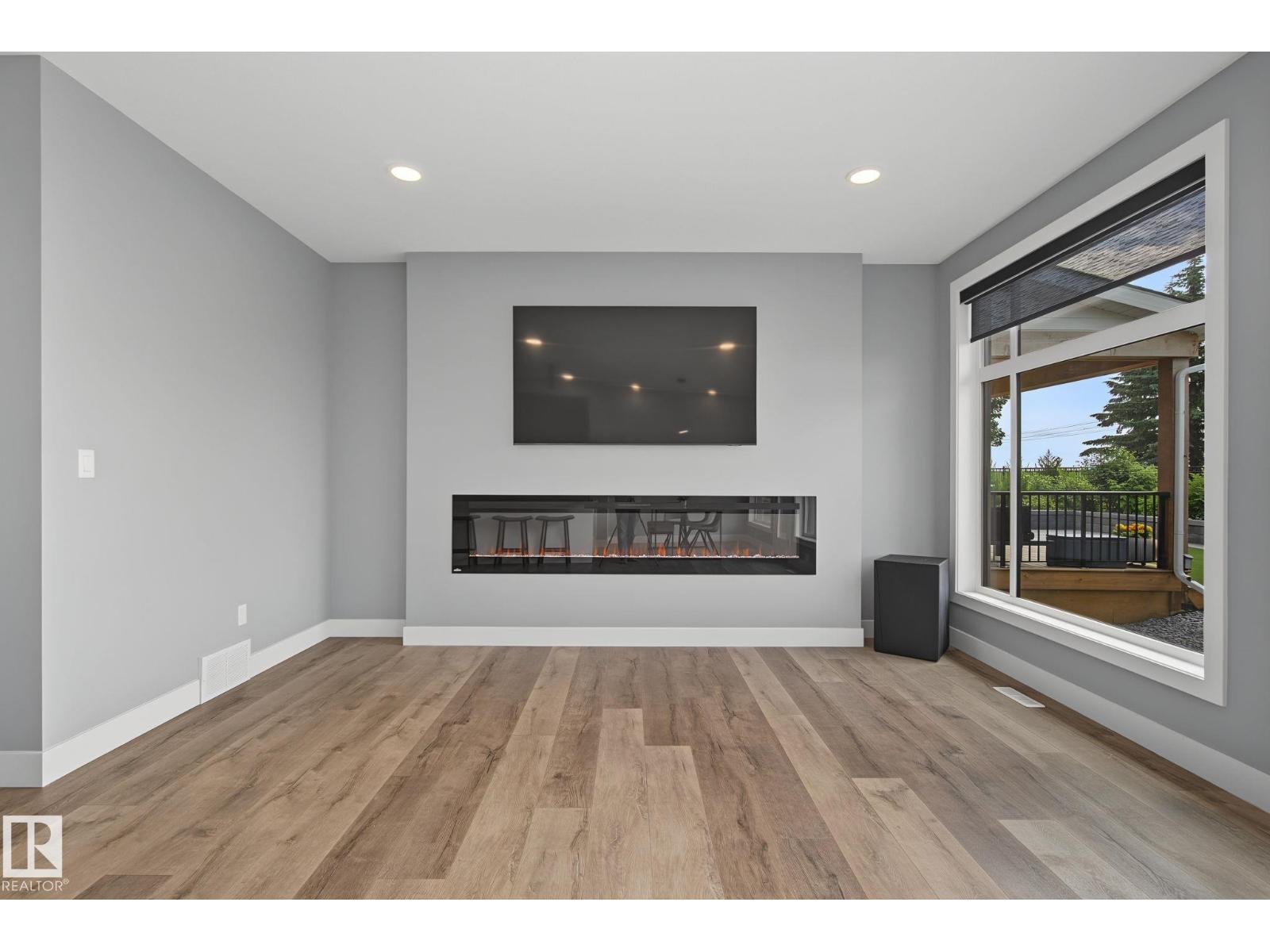 1463 HOWES CR SW - 9