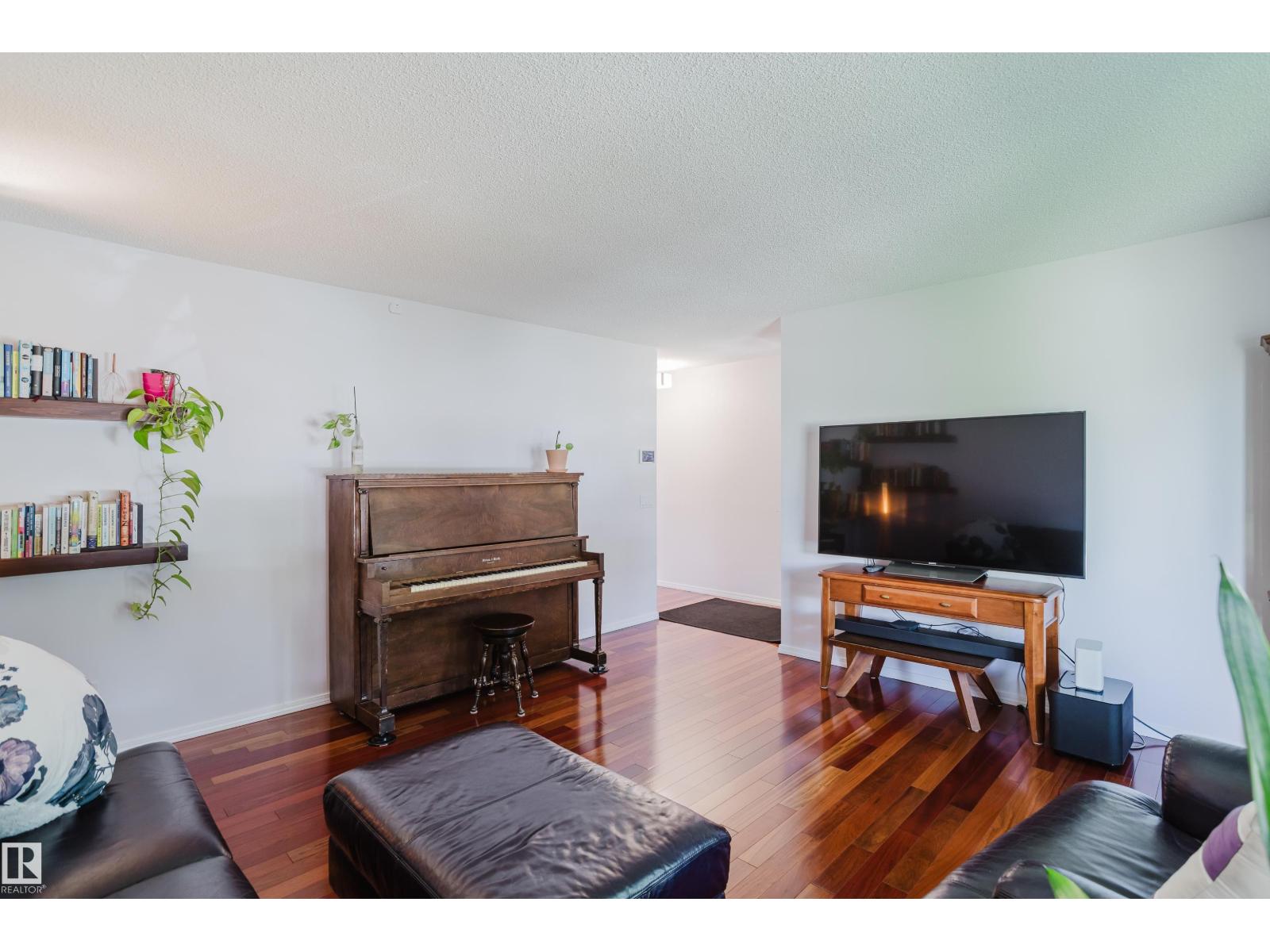 10433 32A AV NW - 10