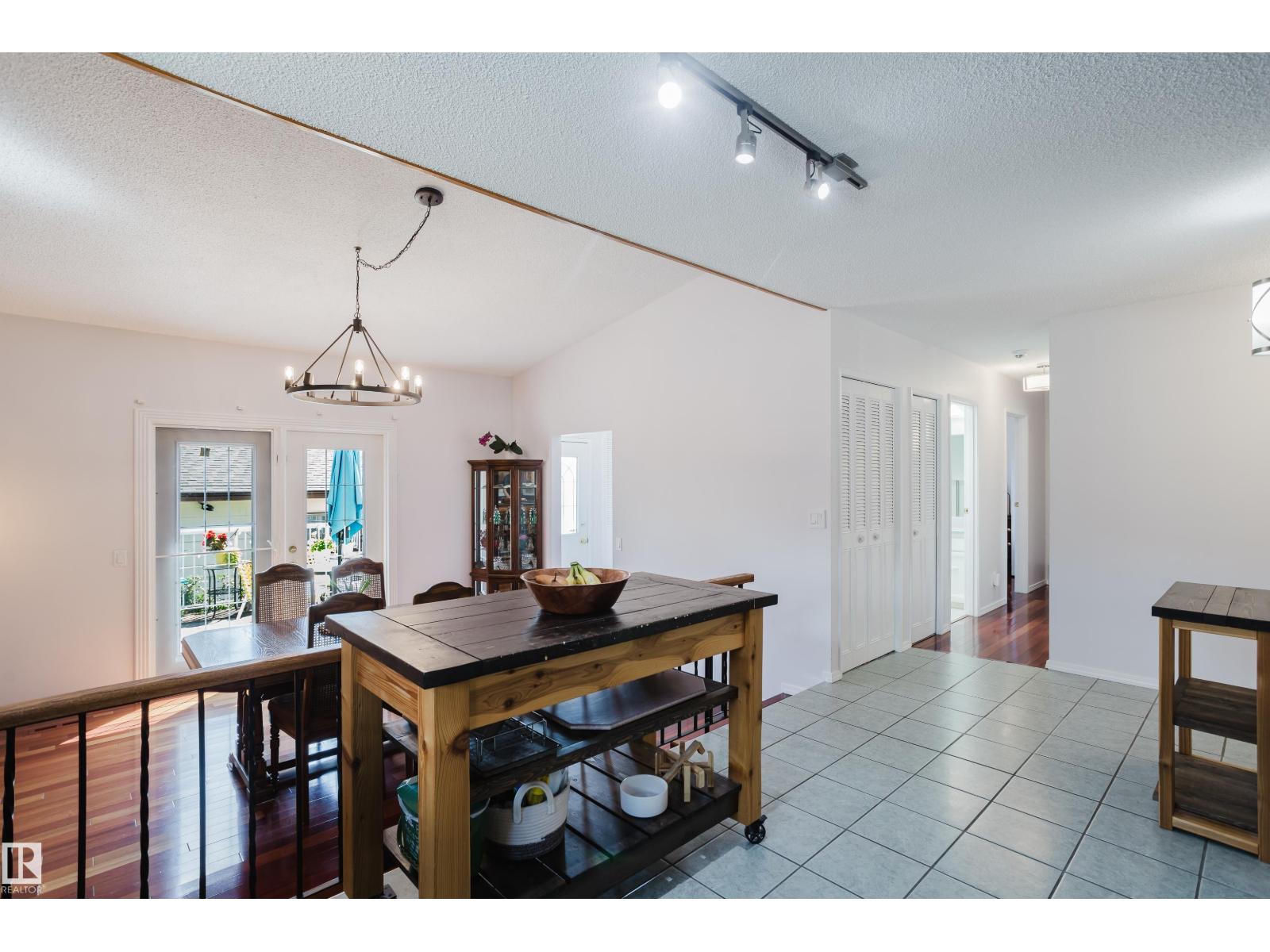 10433 32A AV NW - 14
