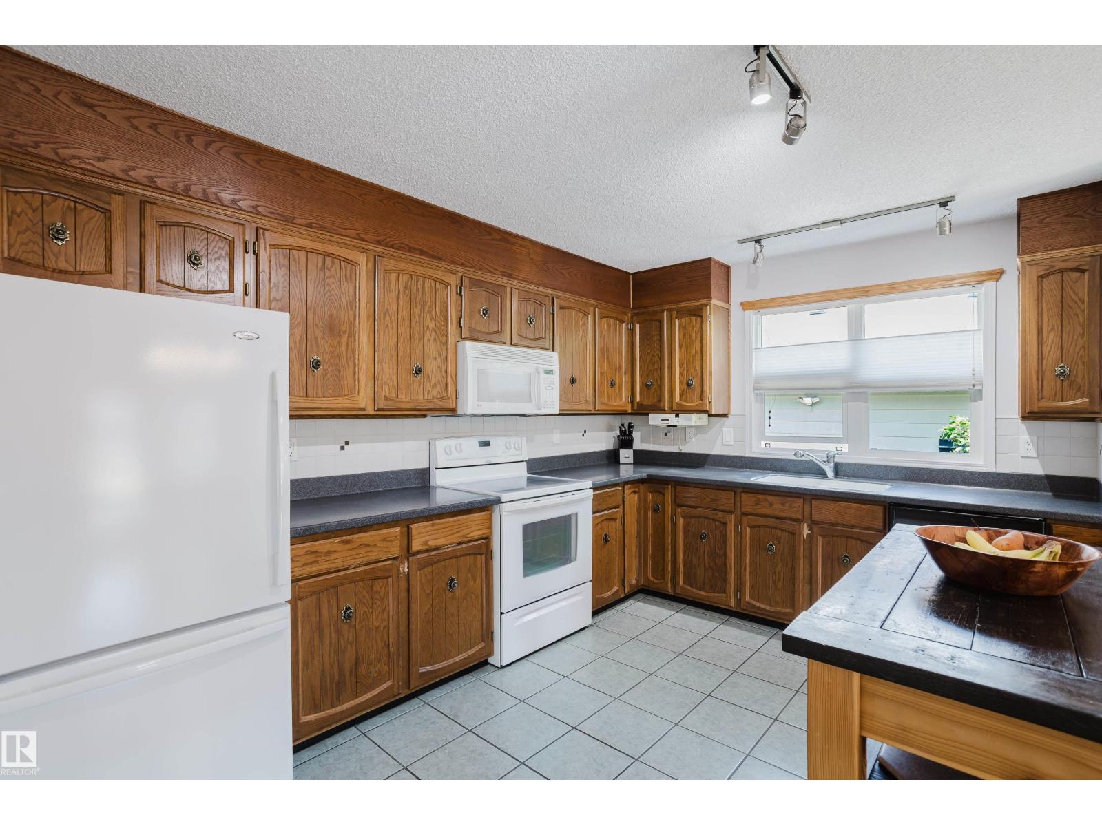 10433 32A AV NW - 15