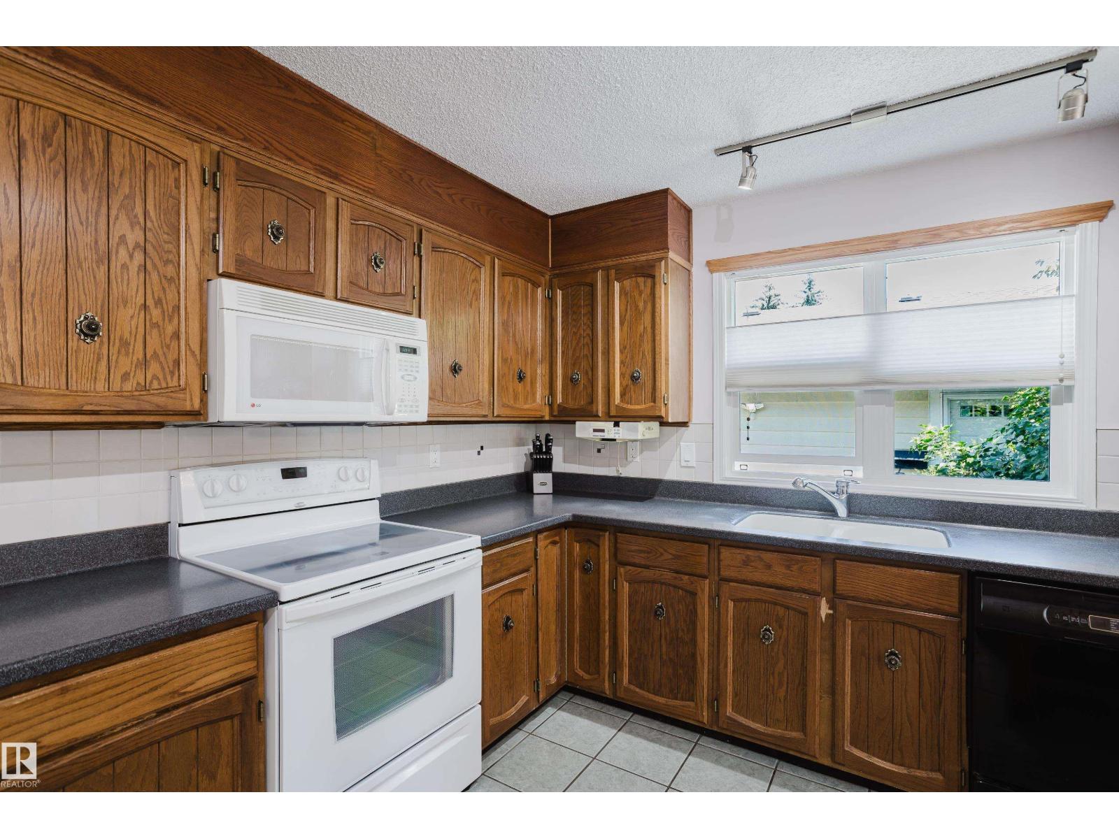 10433 32A AV NW - 16