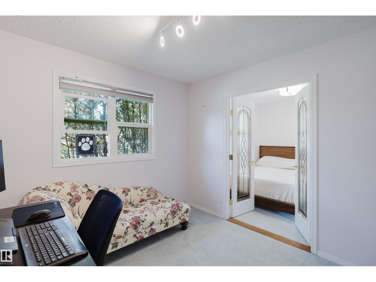 10433 32A AV NW - 25
