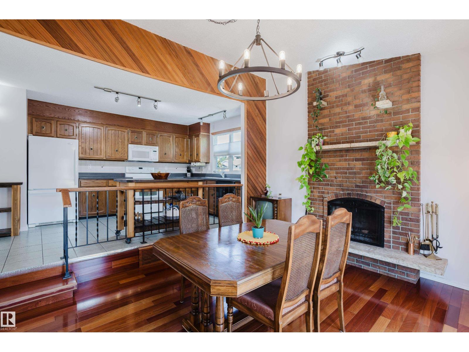 10433 32A AV NW - 30