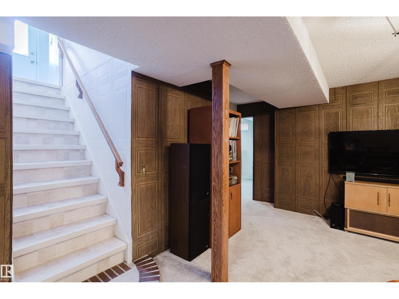 10433 32A AV NW - 38