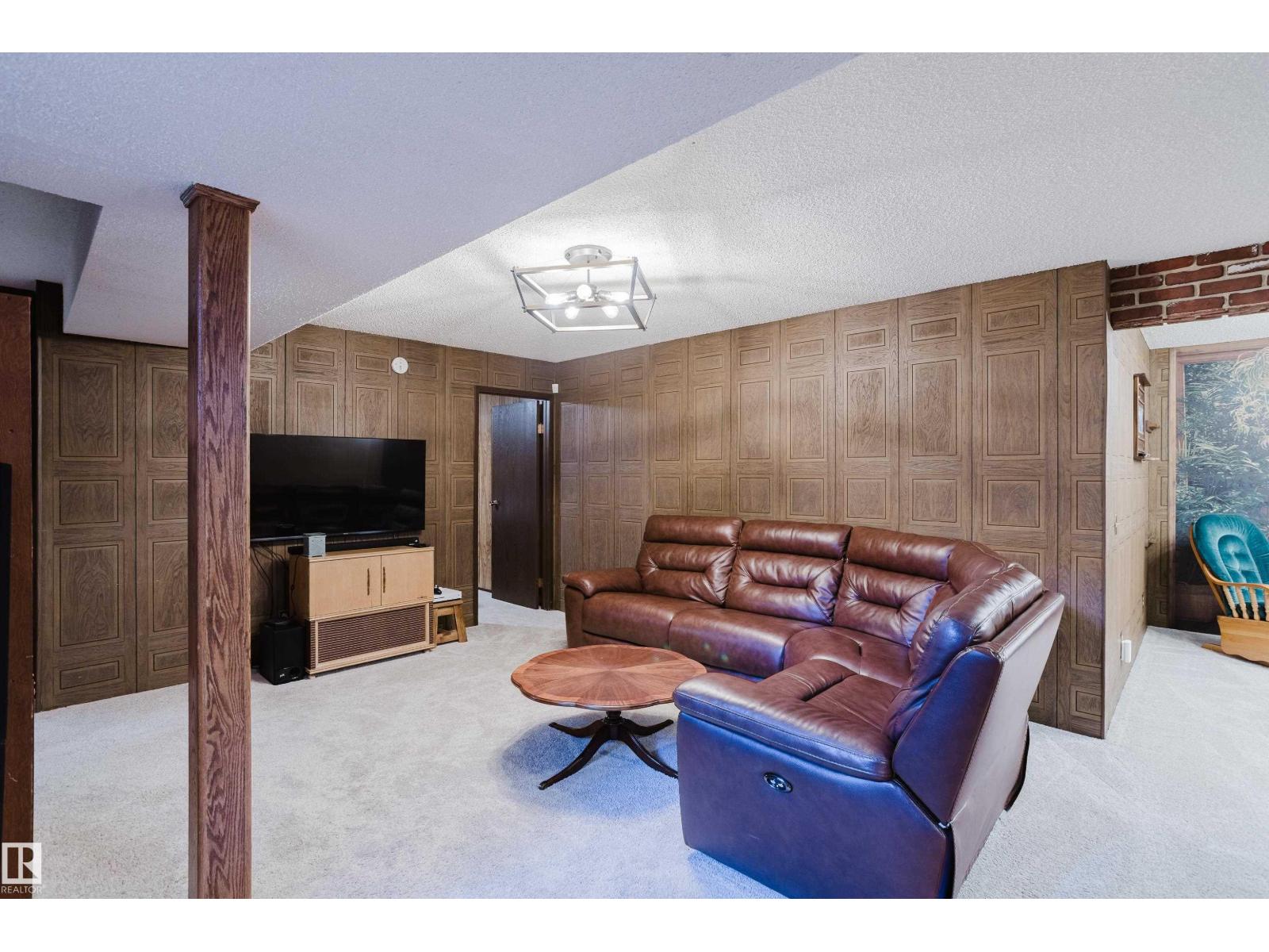 10433 32A AV NW - 39