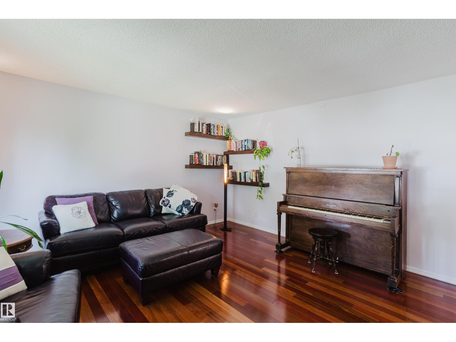 10433 32A AV NW - 4