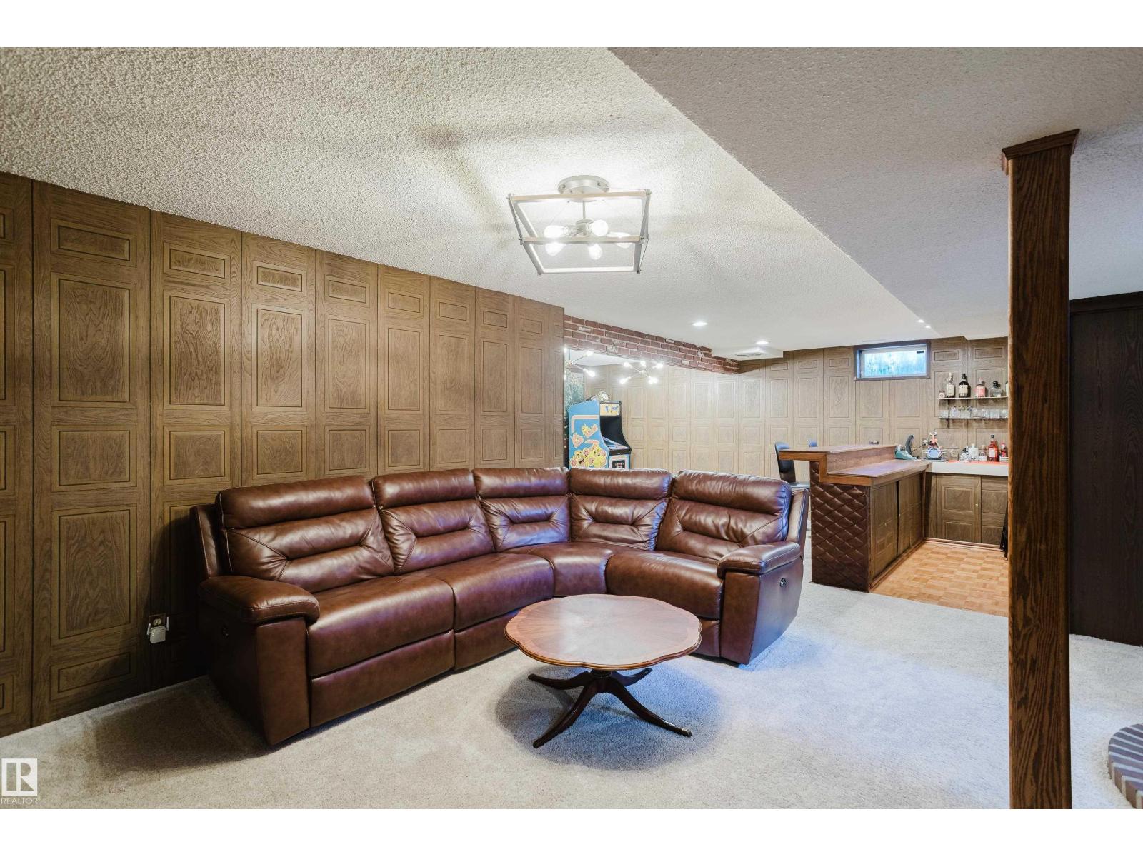 10433 32A AV NW - 40