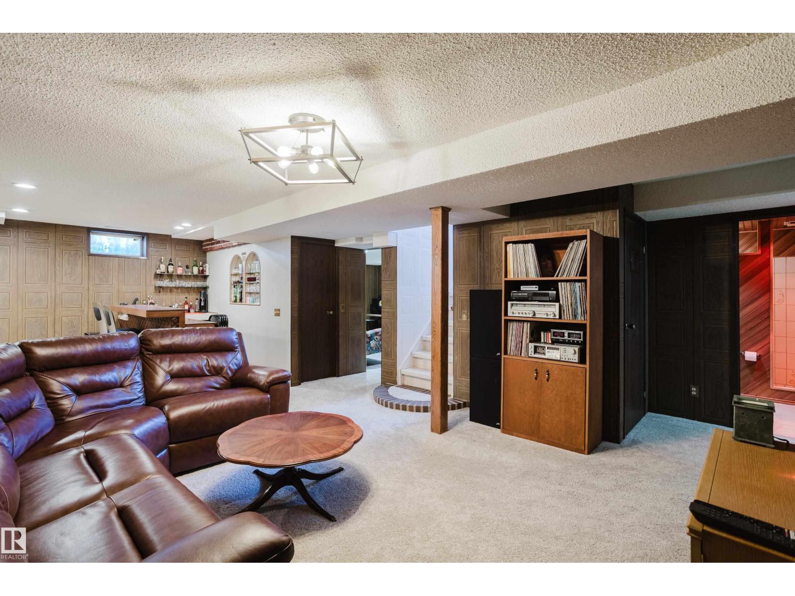 10433 32A AV NW - 41