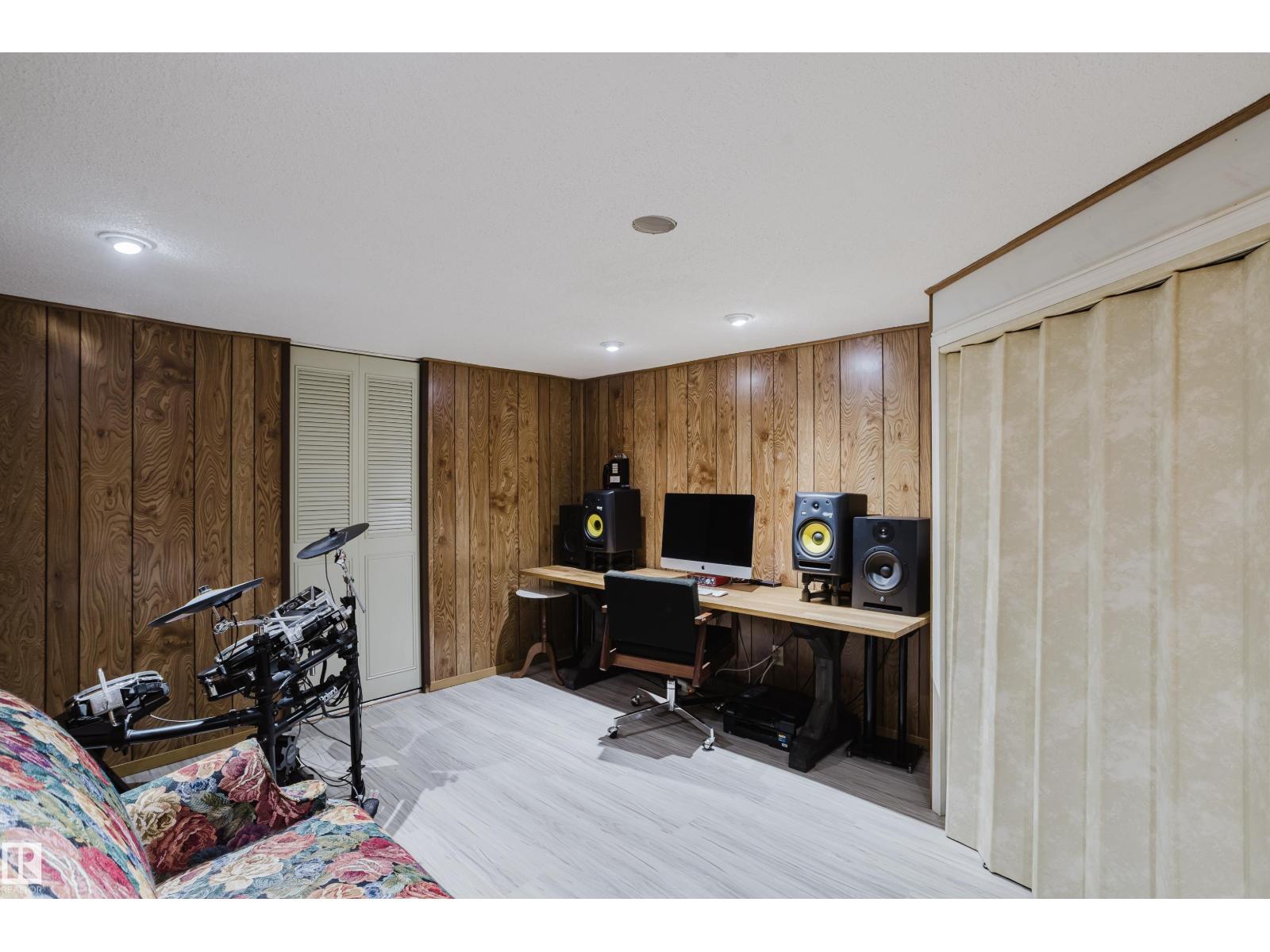 10433 32A AV NW - 47
