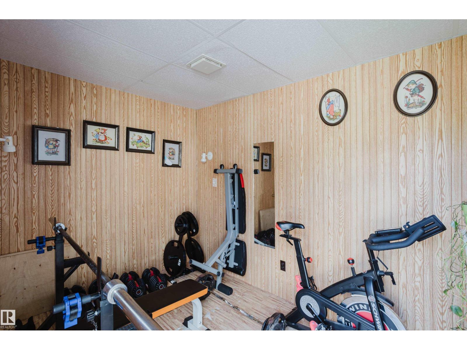 10433 32A AV NW - 62