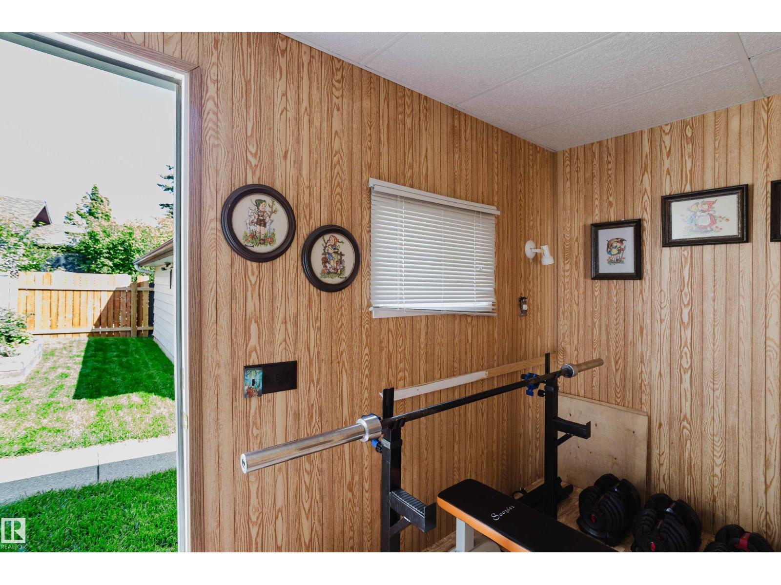 10433 32A AV NW - 64