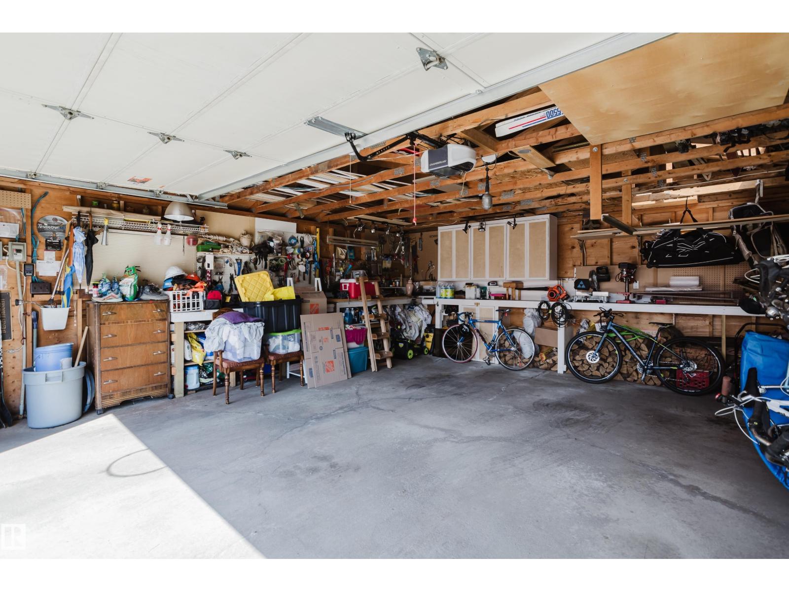 10433 32A AV NW - 66