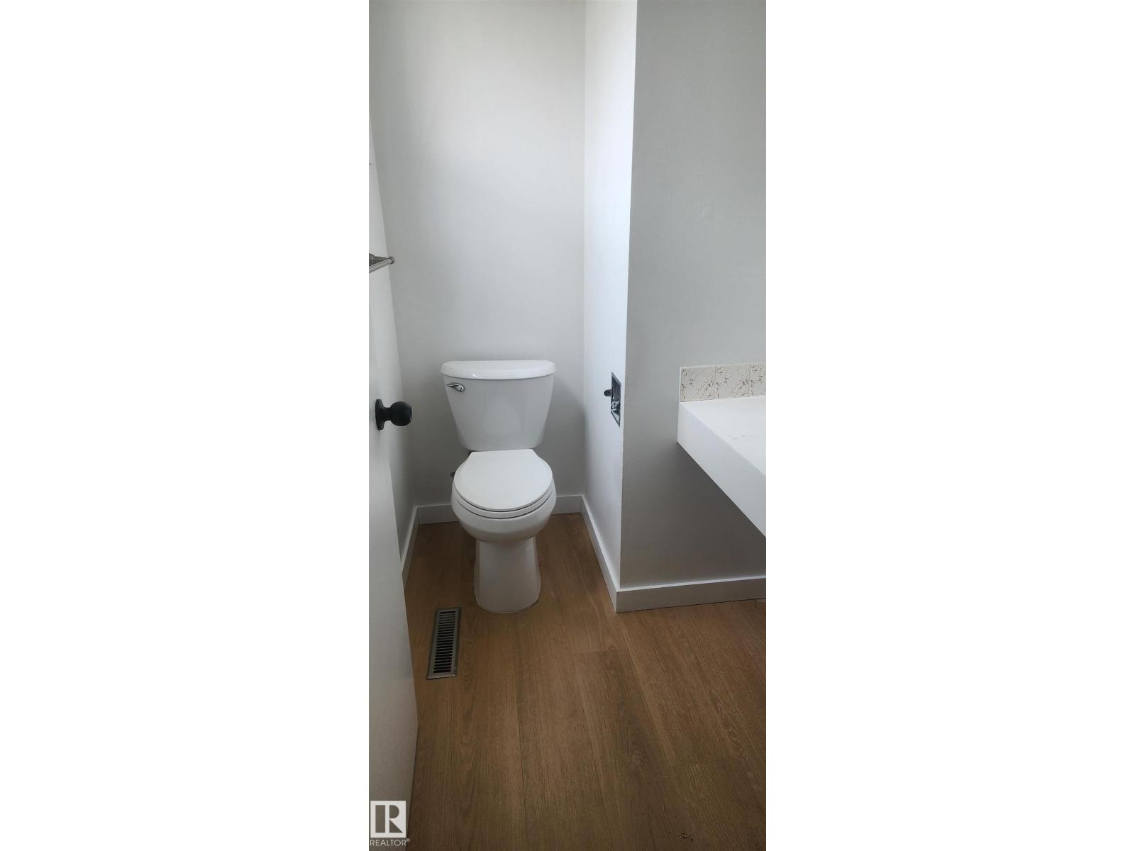 10942 161 ST NW - 12