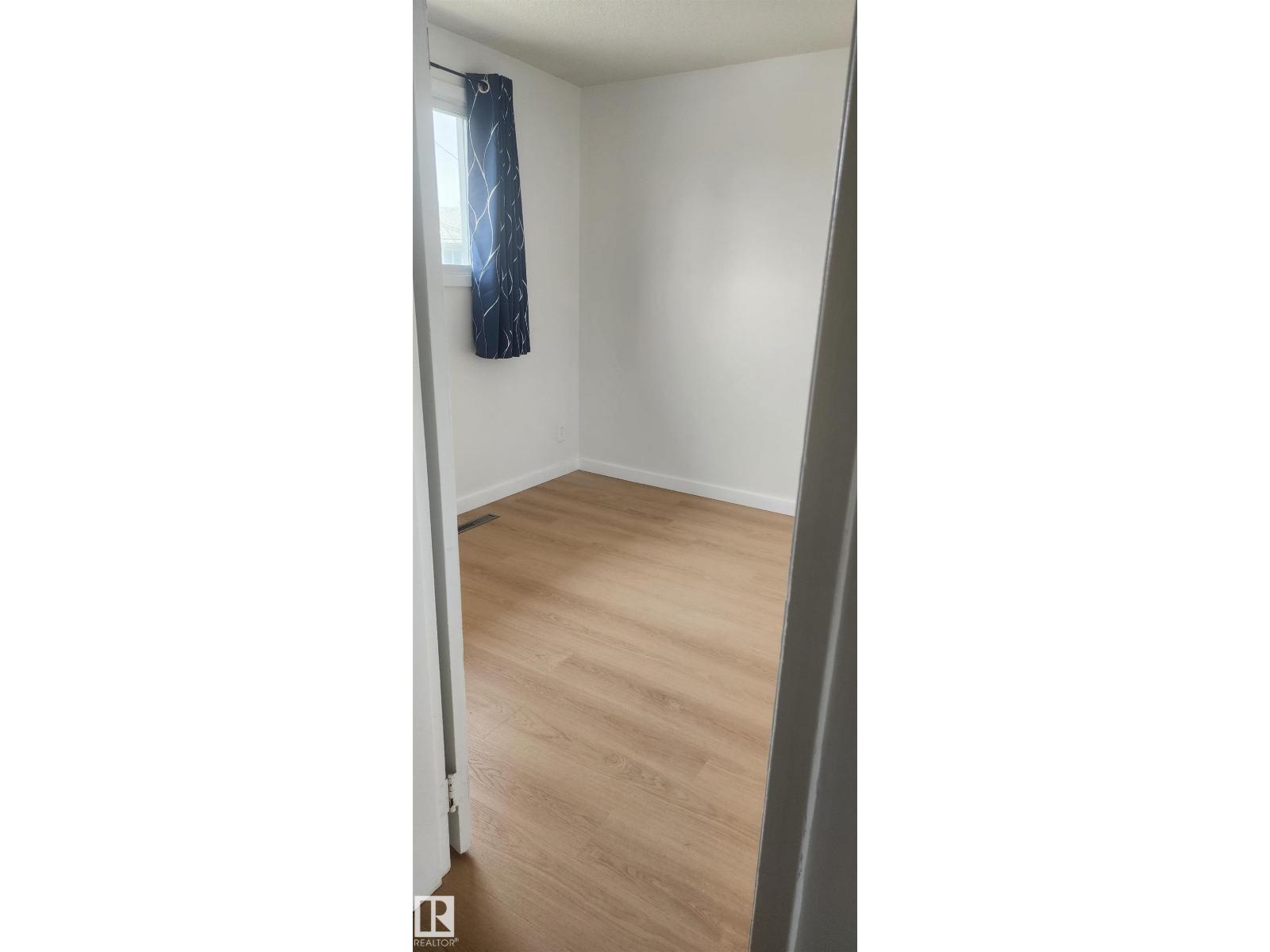 10942 161 ST NW - 19