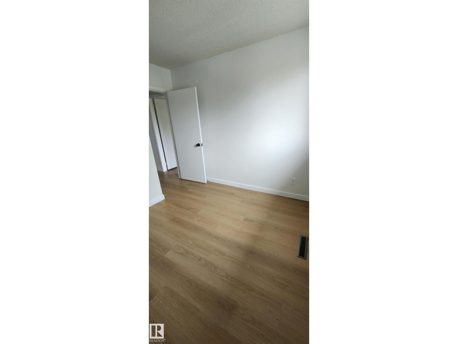 10942 161 ST NW - 25