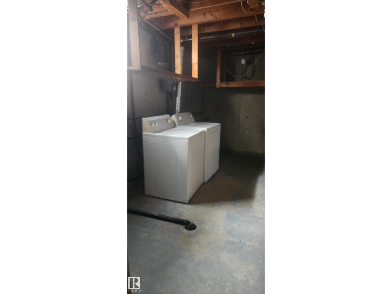 10942 161 ST NW - 31