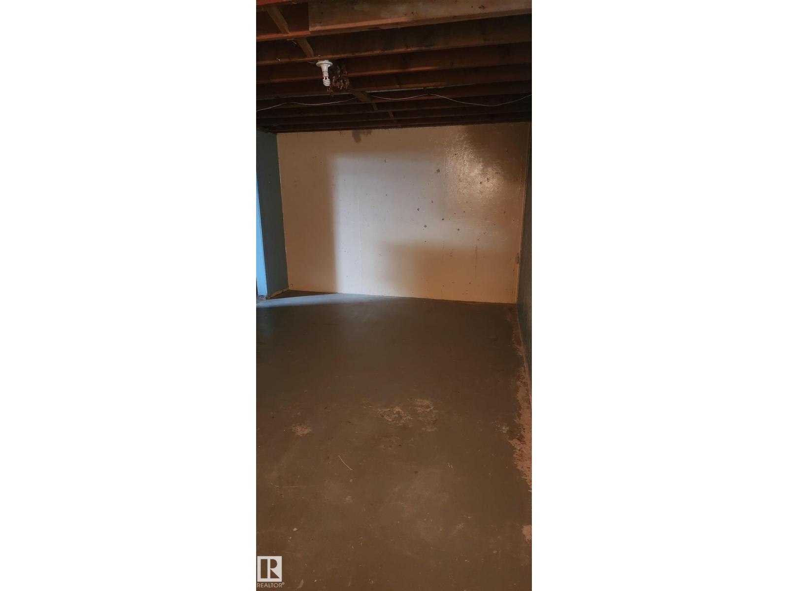 10942 161 ST NW - 32