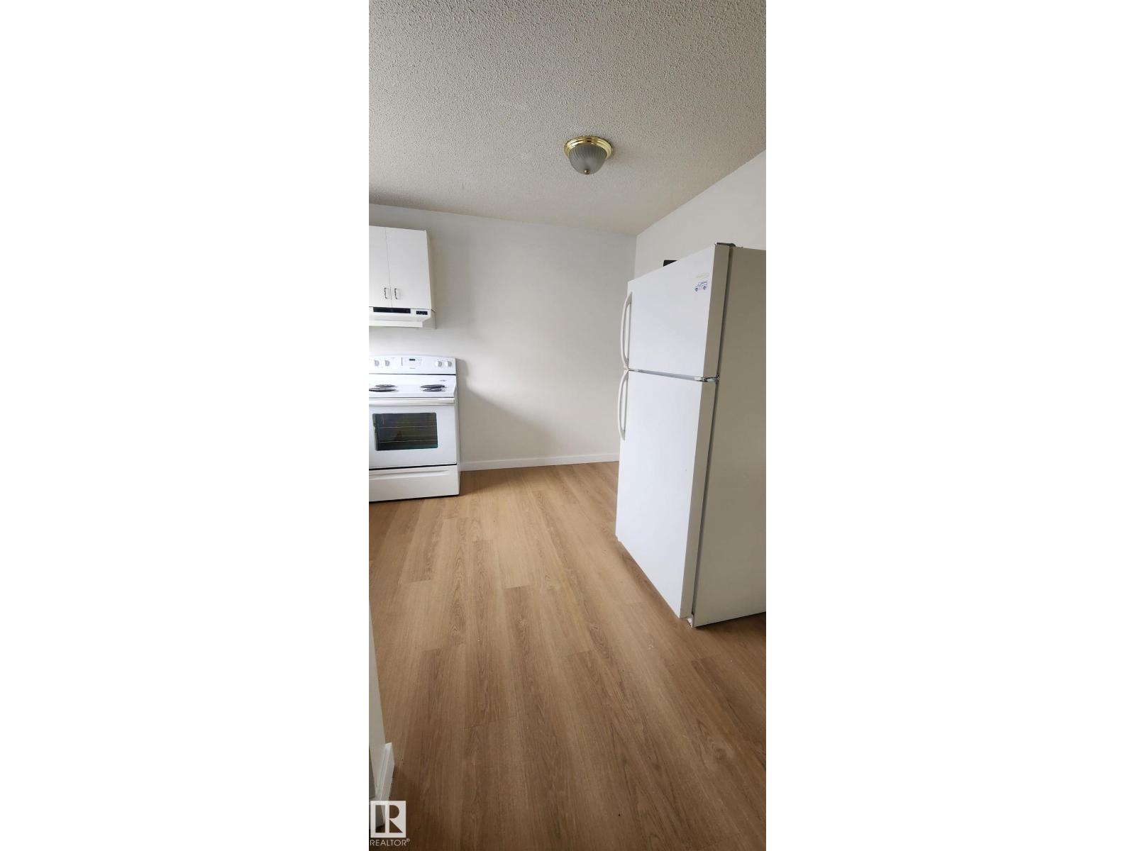 10942 161 ST NW - 6