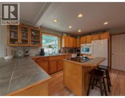Kitchen - 634 Holm Rd, Campbell River, BC V9W1W4 Photo 13