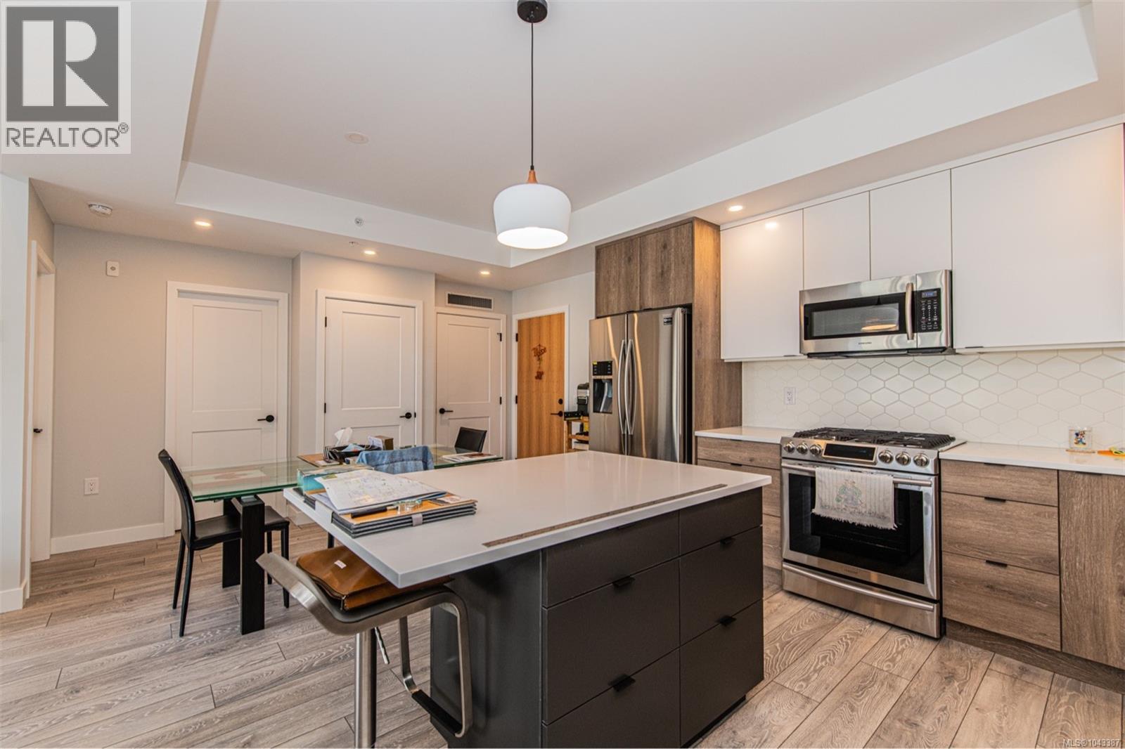 #318 950 Whirlaway Cres - 10
