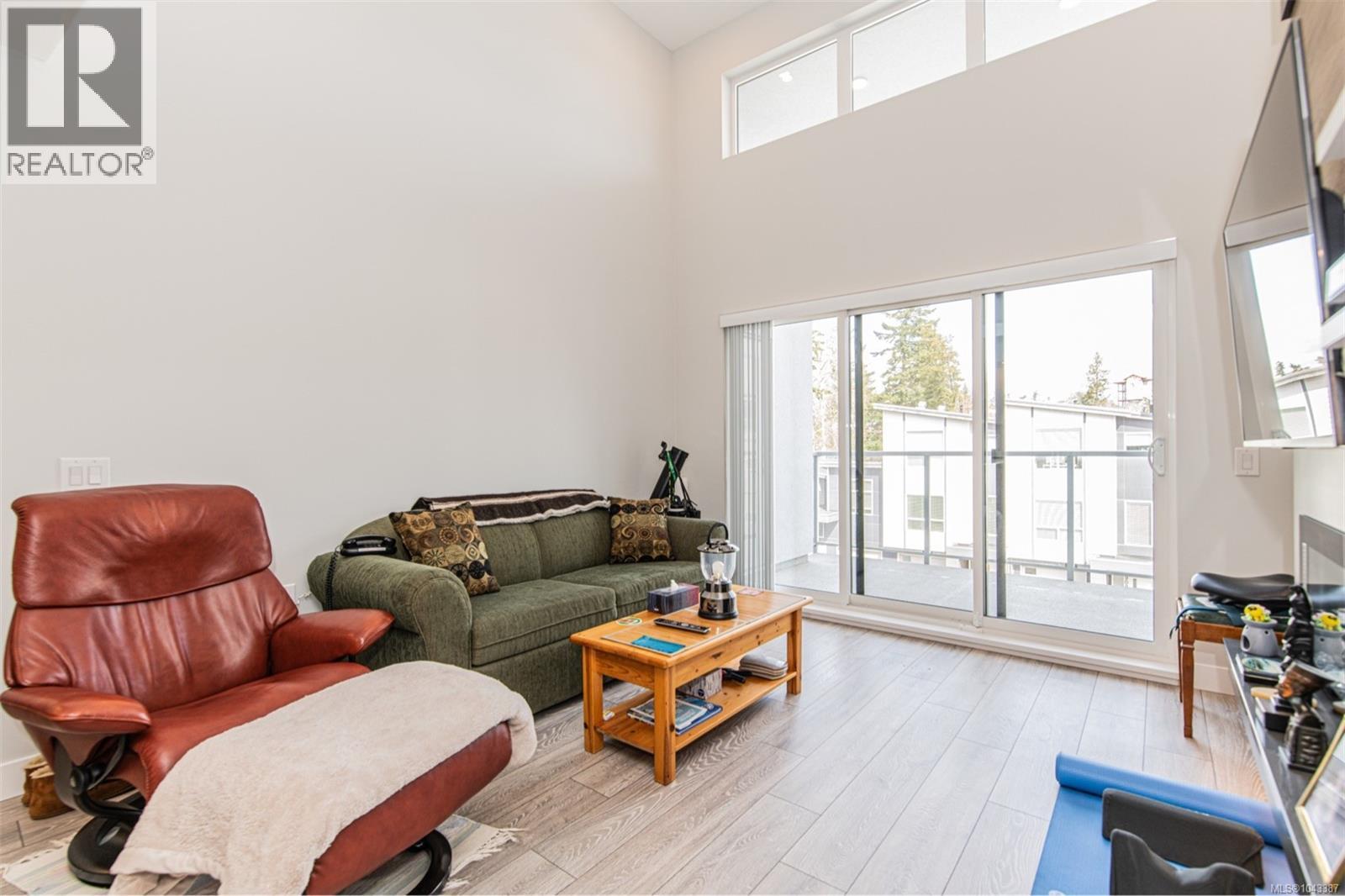 #318 950 Whirlaway Cres - 13