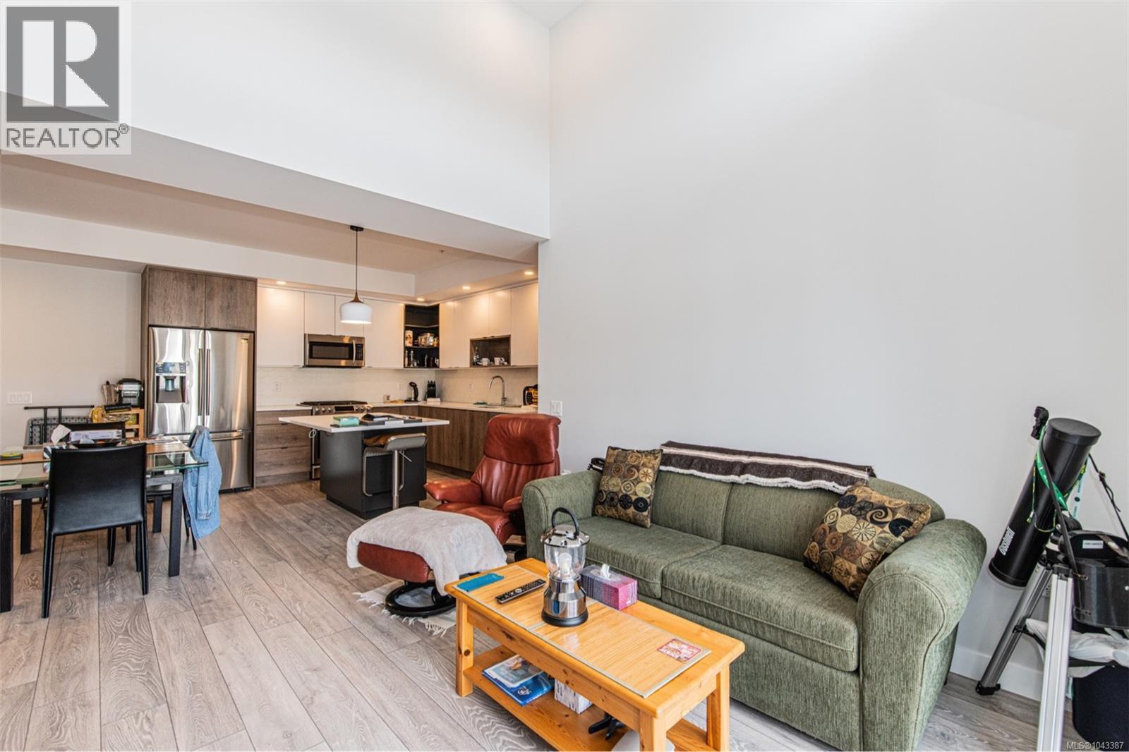 #318 950 Whirlaway Cres - 15