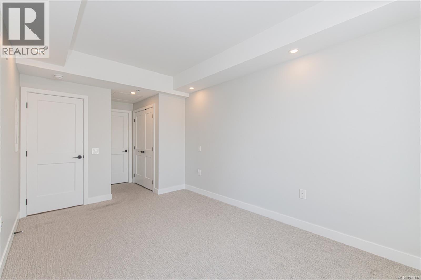 #318 950 Whirlaway Cres - 22