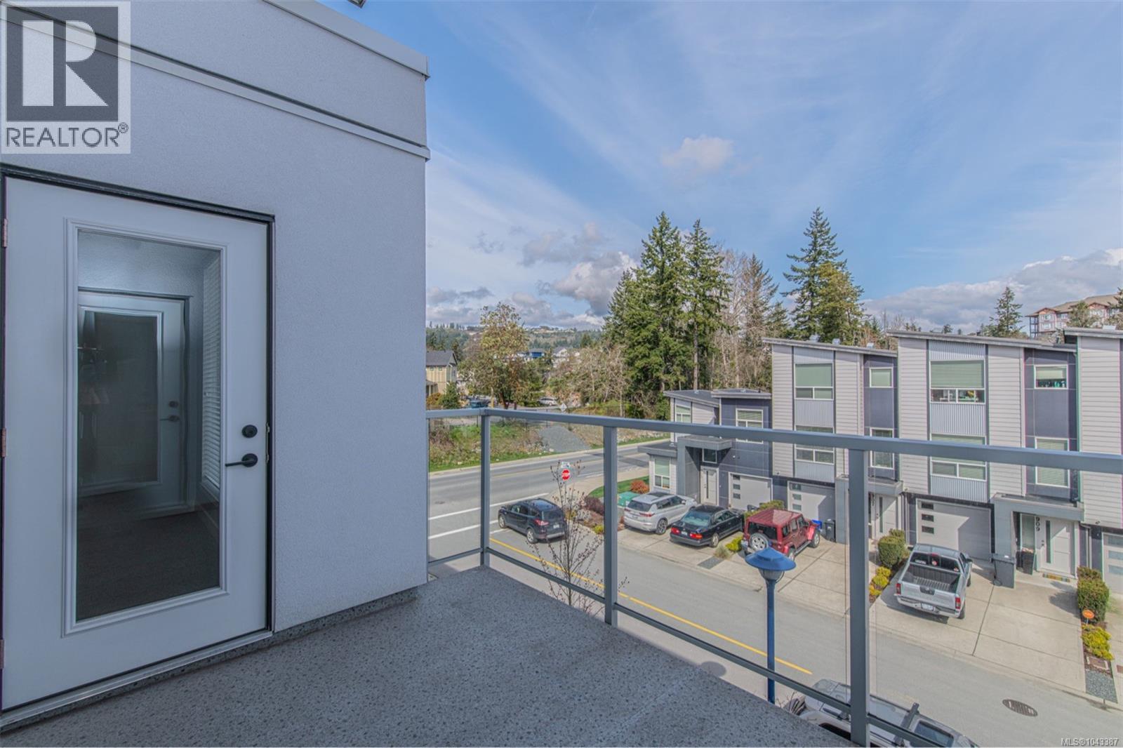 #318 950 Whirlaway Cres - 25