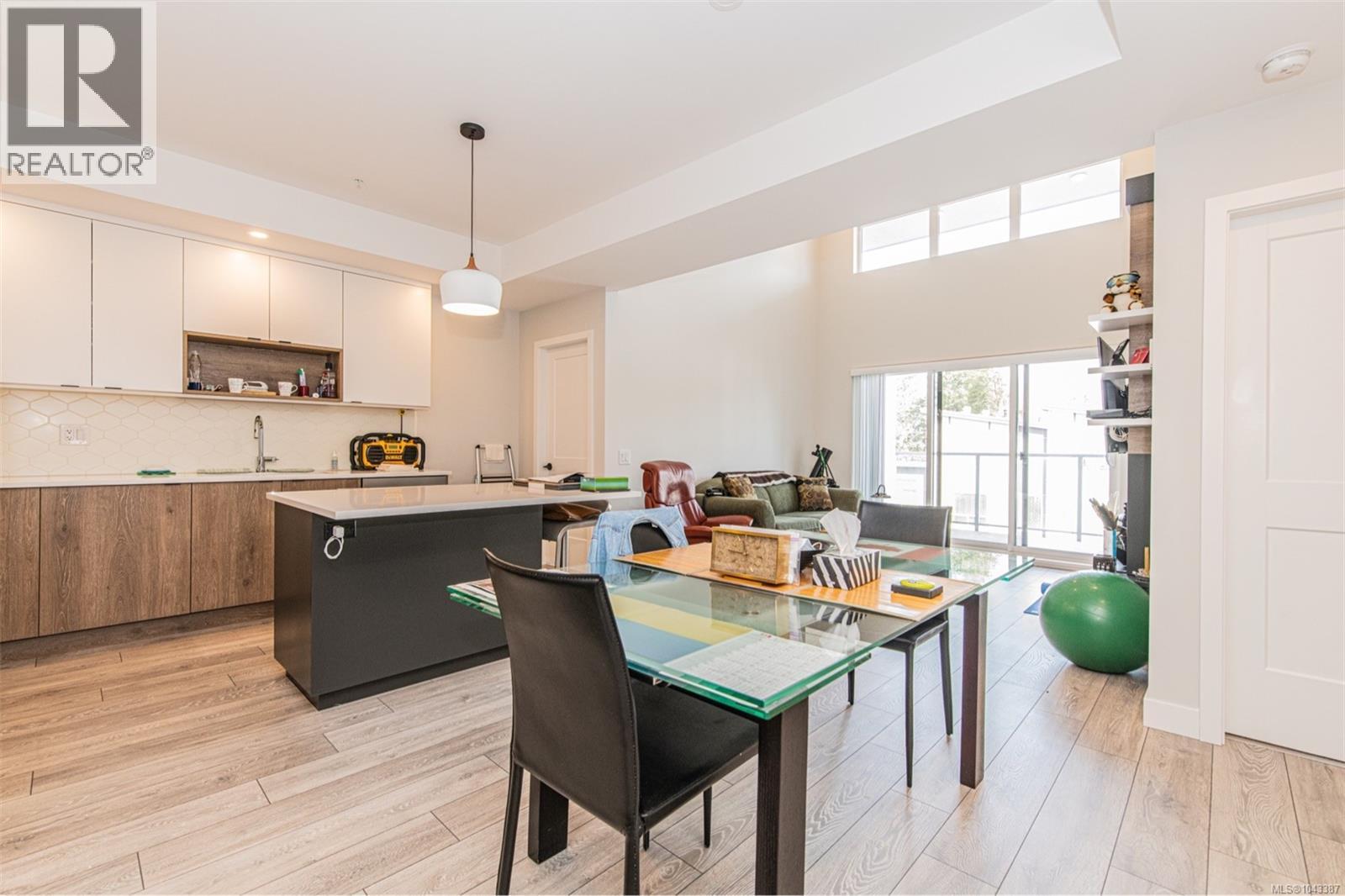 #318 950 Whirlaway Cres - 9