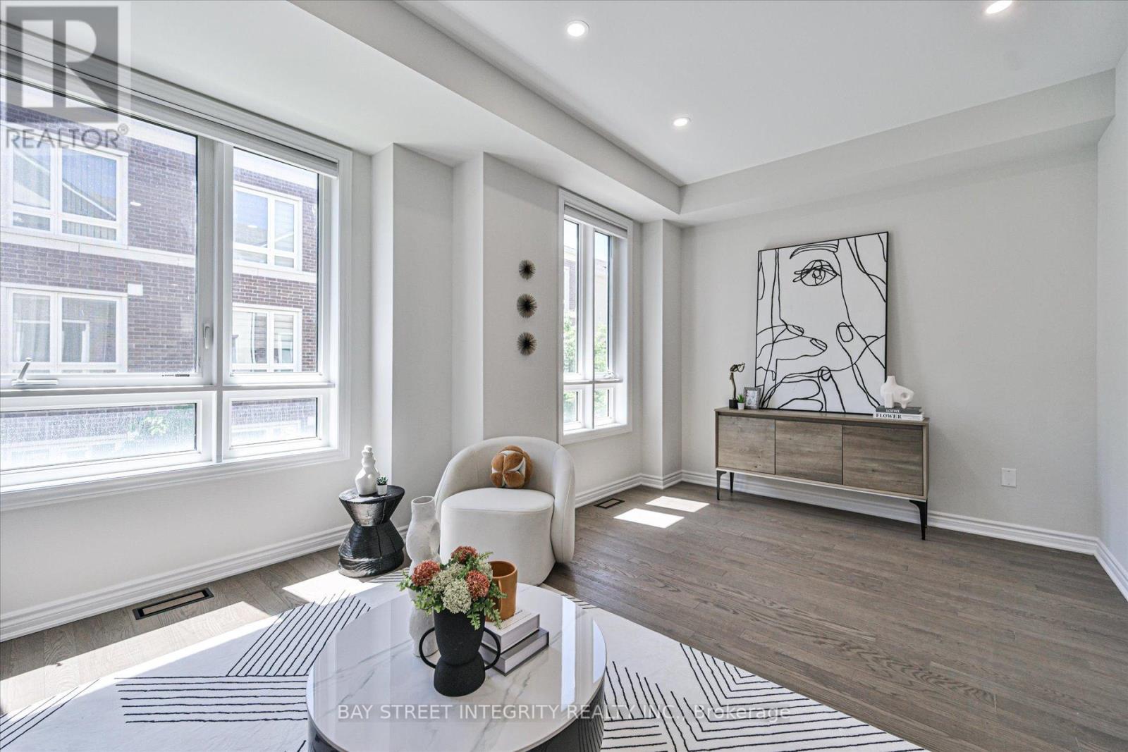 23 CHICAGO LANE - 10